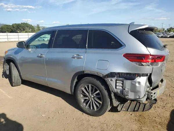 5TDKZRFH5JS534366 2018 TOYOTA HIGHLANDER - Image 2