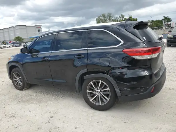 5TDKZRFH5JS534996 2018 TOYOTA HIGHLANDER - Image 2