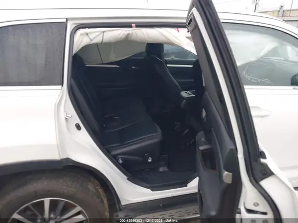 5TDKZRFH5JS535307 2018 TOYOTA HIGHLANDER - Image 8