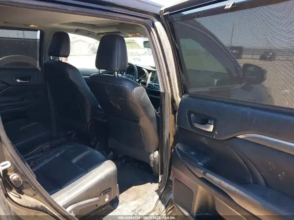 5TDKZRFH5JS536277 2018 TOYOTA HIGHLANDER - Image 8