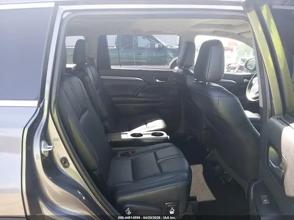 5TDKZRFH5JS537252 2018 TOYOTA HIGHLANDER - Image 8