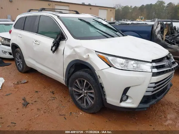 5TDKZRFH5JS538059 2018 TOYOTA HIGHLANDER - Image 1