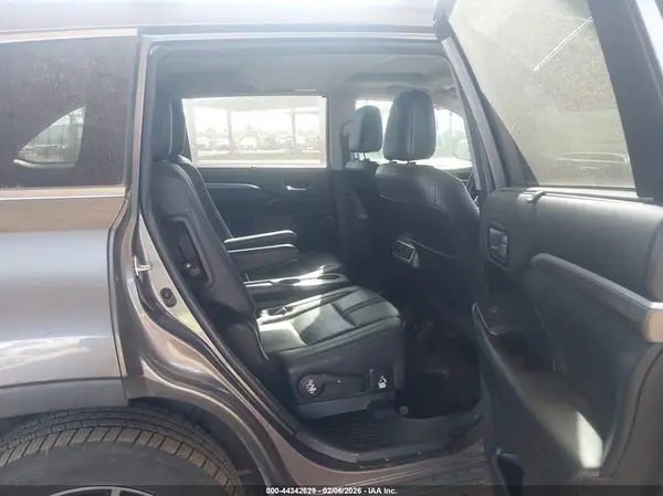 5TDKZRFH5JS540264 2018 TOYOTA HIGHLANDER - Image 7