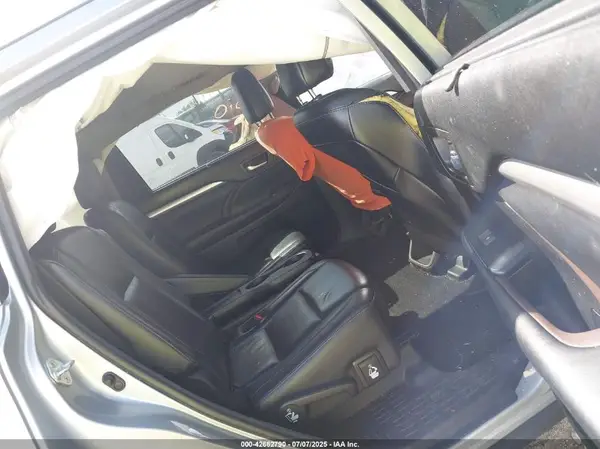 5TDKZRFH5JS541401 2018 TOYOTA HIGHLANDER - Image 8