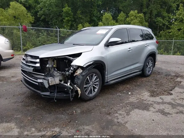 5TDKZRFH5JS542340 2018 TOYOTA HIGHLANDER - Image 2