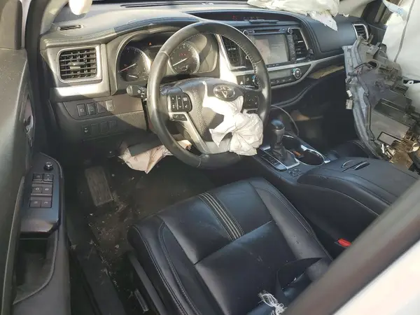 5TDKZRFH5JS549210 2018 TOYOTA HIGHLANDER - Image 8