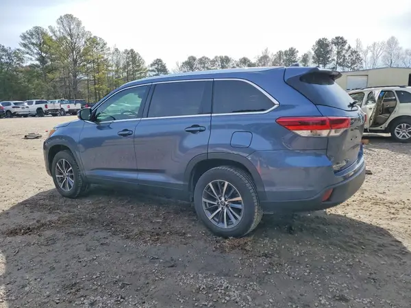 5TDKZRFH5KS289537 2019 TOYOTA HIGHLANDER - Image 2