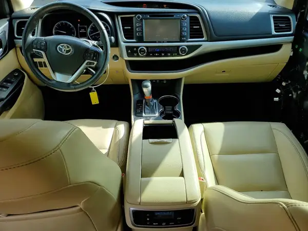 5TDKZRFH5KS289537 2019 TOYOTA HIGHLANDER - Image 8