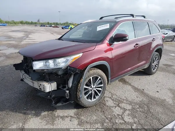 5TDKZRFH5KS296035 2019 TOYOTA HIGHLANDER - Image 2