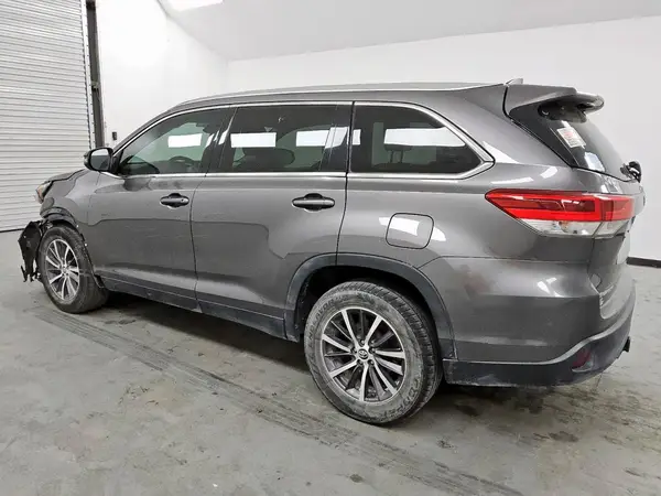 5TDKZRFH5KS301198 2019 TOYOTA HIGHLANDER - Image 2