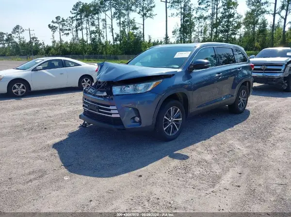 5TDKZRFH5KS314744 2019 TOYOTA HIGHLANDER - Image 2