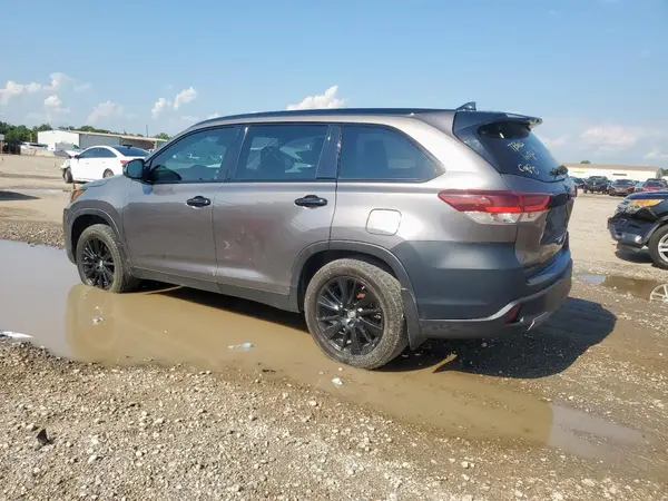 5TDKZRFH5KS318535 2019 TOYOTA HIGHLANDER - Image 2