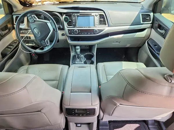 5TDKZRFH5KS319216 2019 TOYOTA HIGHLANDER - Image 8