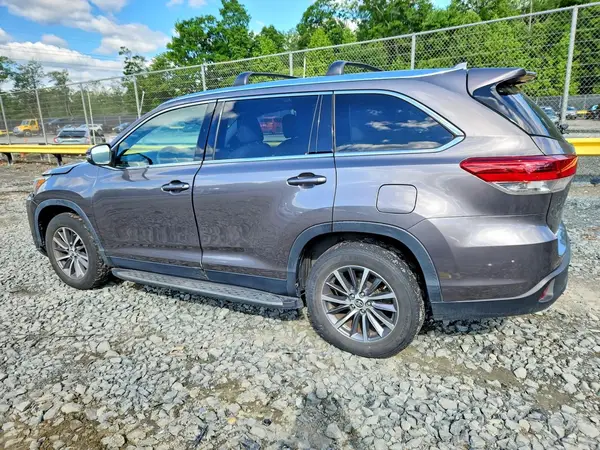 5TDKZRFH5KS324044 2019 TOYOTA HIGHLANDER - Image 2