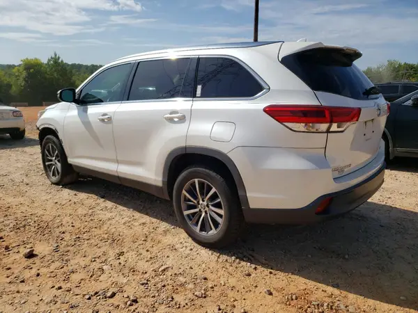 5TDKZRFH5KS324674 2019 TOYOTA HIGHLANDER - Image 2