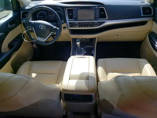 5TDKZRFH5KS324674 2019 TOYOTA HIGHLANDER - Image 8