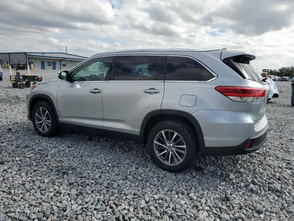 5TDKZRFH5KS331916 2019 TOYOTA HIGHLANDER - Image 2