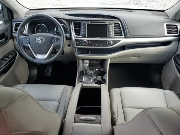 5TDKZRFH5KS331916 2019 TOYOTA HIGHLANDER - Image 8