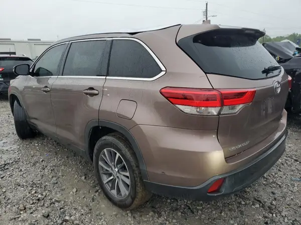5TDKZRFH5KS336338 2019 TOYOTA HIGHLANDER - Image 2