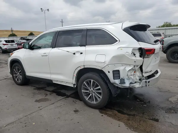 5TDKZRFH5KS339997 2019 TOYOTA HIGHLANDER - Image 2