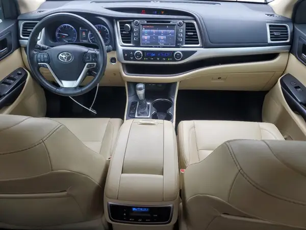 5TDKZRFH5KS348876 2019 TOYOTA HIGHLANDER - Image 8