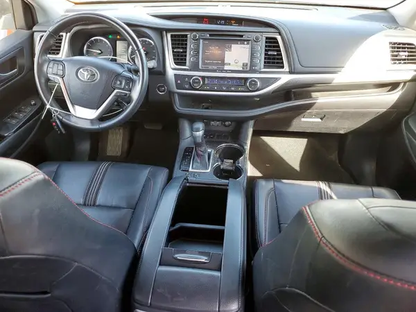 5TDKZRFH5KS352958 2019 TOYOTA HIGHLANDER - Image 8