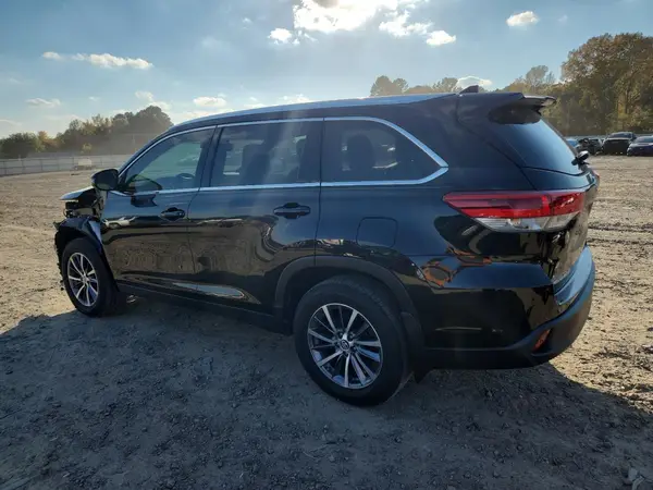 5TDKZRFH5KS355813 2019 TOYOTA HIGHLANDER - Image 2