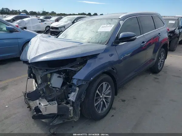 5TDKZRFH5KS365158 2019 TOYOTA HIGHLANDER - Image 2