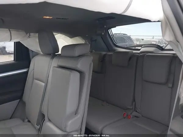5TDKZRFH5KS365158 2019 TOYOTA HIGHLANDER - Image 8