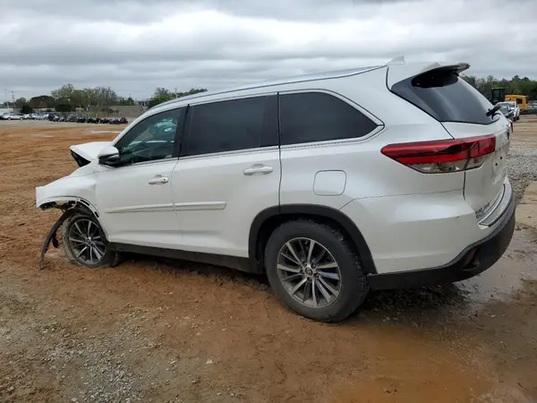 5TDKZRFH5KS553176 2019 TOYOTA HIGHLANDER - Image 2