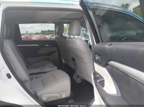 5TDKZRFH5KS559978 2019 TOYOTA HIGHLANDER - Image 8