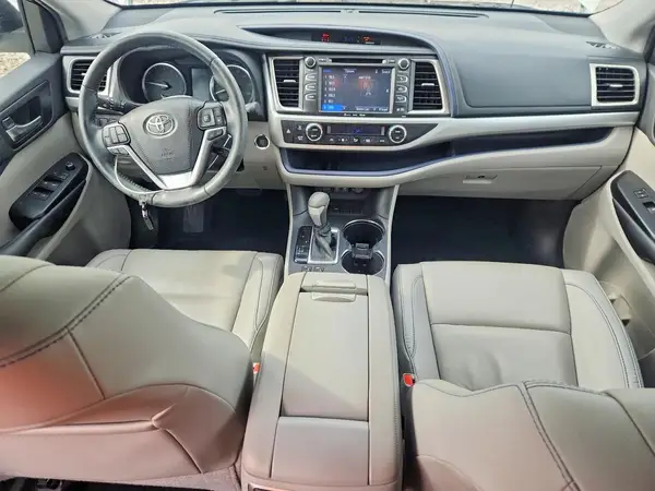 5TDKZRFH5KS560824 2019 TOYOTA HIGHLANDER - Image 8