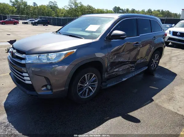 5TDKZRFH5KS561245 2019 TOYOTA HIGHLANDER - Image 2