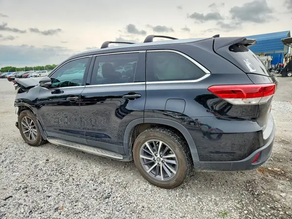 5TDKZRFH5KS563318 2019 TOYOTA HIGHLANDER - Image 2