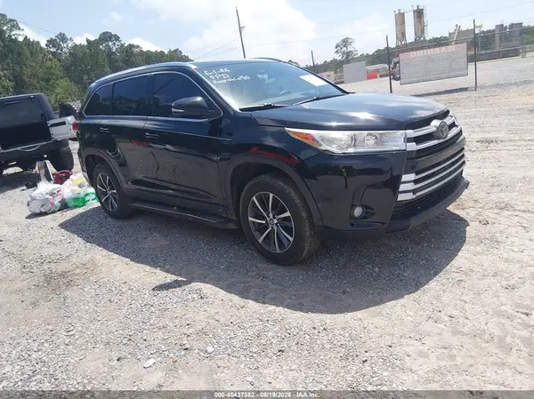 5TDKZRFH5KS565375 2019 TOYOTA HIGHLANDER - Image 1