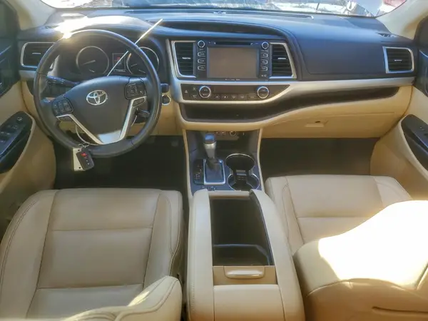 5TDKZRFH5KS566073 2019 TOYOTA HIGHLANDER - Image 8