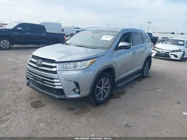 5TDKZRFH5KS572150 2019 TOYOTA HIGHLANDER - Image 2