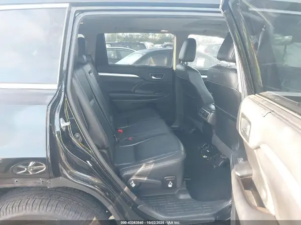 5TDKZRFH5KS572651 2019 TOYOTA HIGHLANDER - Image 8
