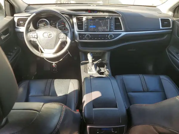5TDKZRFH5KS574903 2019 TOYOTA HIGHLANDER - Image 8