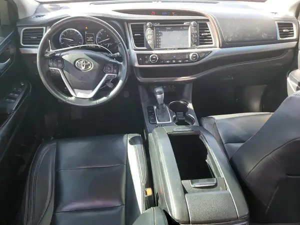 5TDKZRFH6HS217335 2017 TOYOTA HIGHLANDER - Image 8