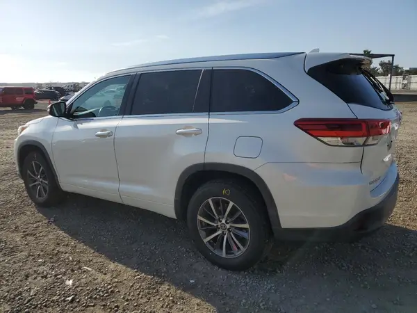 5TDKZRFH6HS514461 2017 TOYOTA HIGHLANDER - Image 2