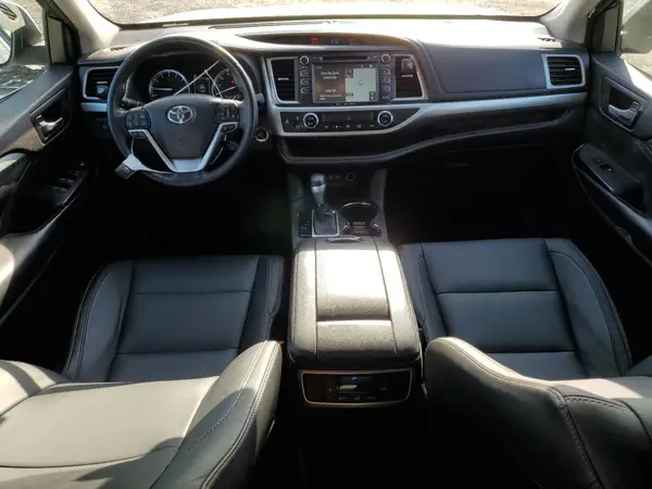 5TDKZRFH6HS514461 2017 TOYOTA HIGHLANDER - Image 8