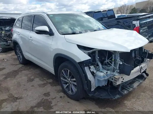 5TDKZRFH6HS515660 2017 TOYOTA HIGHLANDER - Image 1