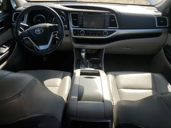 5TDKZRFH6HS517506 2017 TOYOTA HIGHLANDER - Image 8