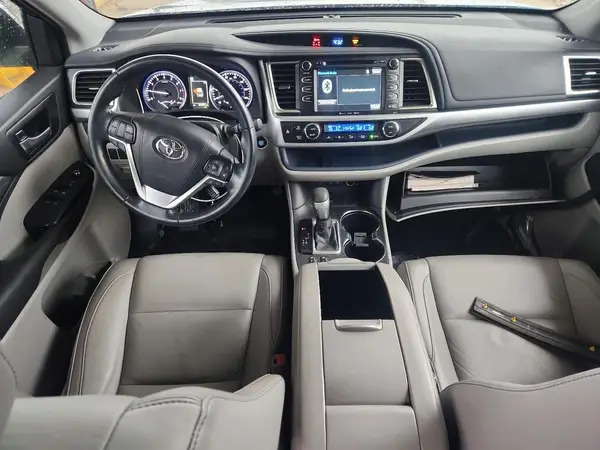 5TDKZRFH6HS520423 2017 TOYOTA HIGHLANDER - Image 8