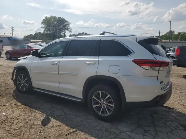 5TDKZRFH6HS521653 2017 TOYOTA HIGHLANDER - Image 2