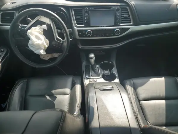 5TDKZRFH6HS521653 2017 TOYOTA HIGHLANDER - Image 8