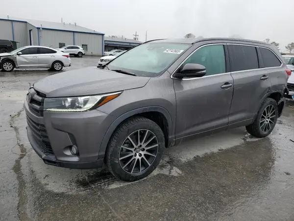 5TDKZRFH6HS526481 2017 TOYOTA HIGHLANDER - Image 1