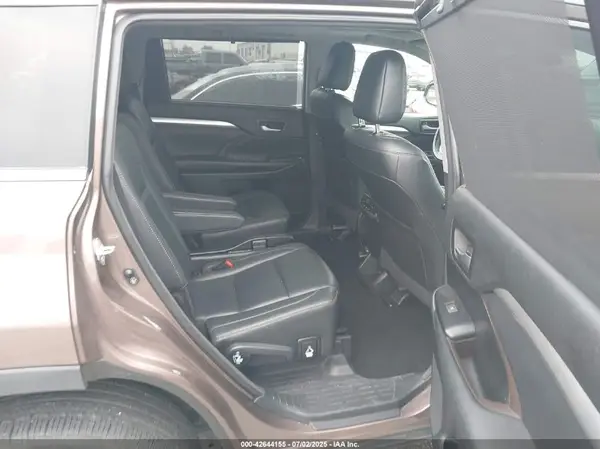 5TDKZRFH6JS248476 2018 TOYOTA HIGHLANDER - Image 8