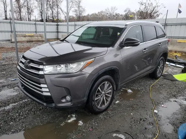 5TDKZRFH6JS262314 2018 TOYOTA HIGHLANDER - Image 1